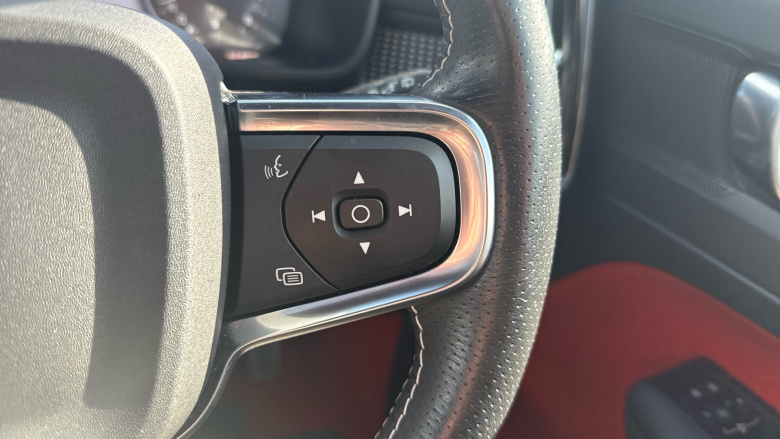 Volvo Xc40 2.0 B4P R DESIGN 5dr AWD Auto Petrol Estate